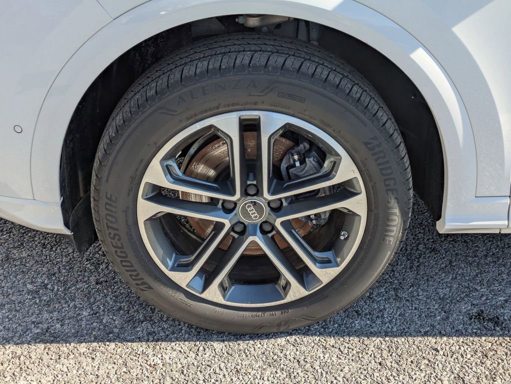 Certified 2025 Audi Q5 Premium w/ Convenience Package image 25