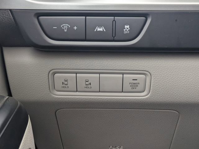 Used 2024 Kia Carnival LX FWD image 21