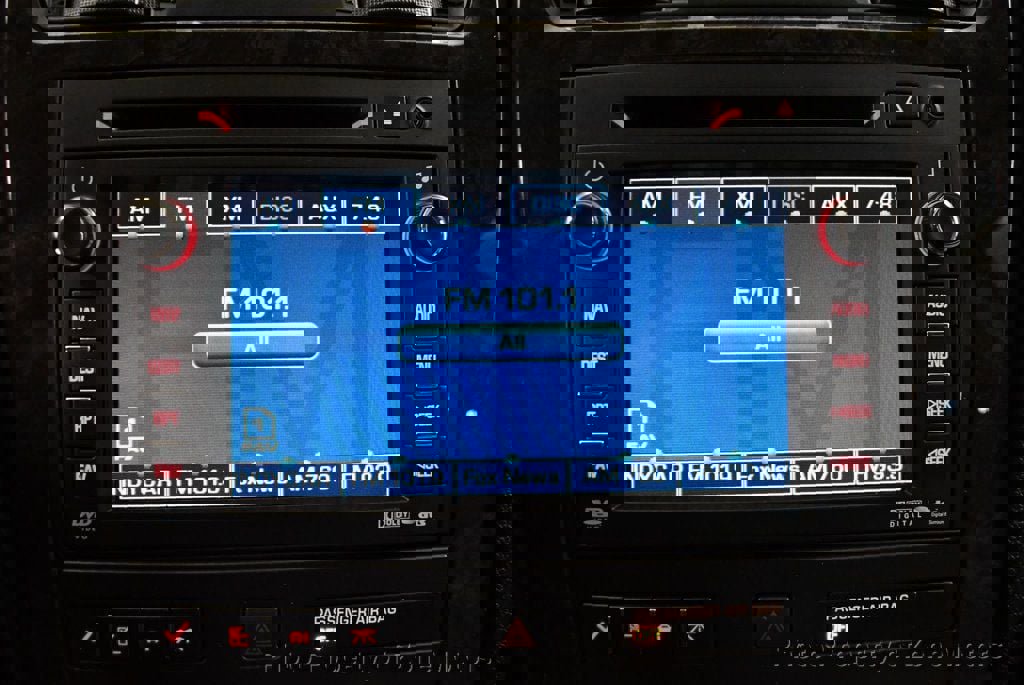 Used 2011 GMC Acadia Denali image 41