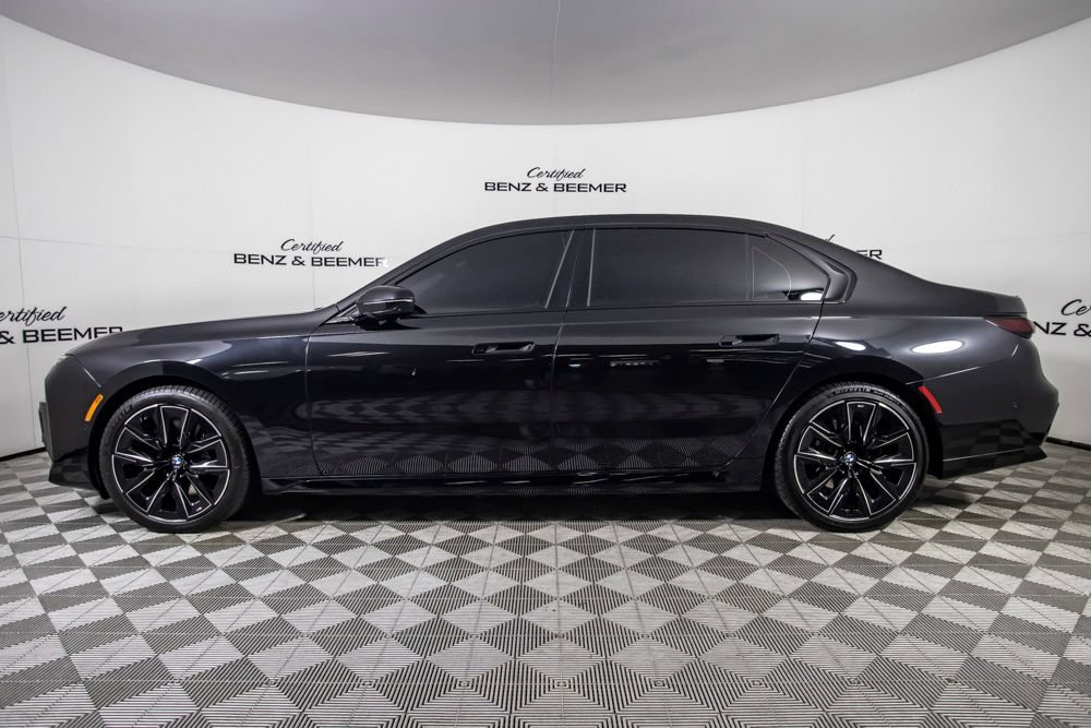 Used 2023 BMW 740i RWD image 10