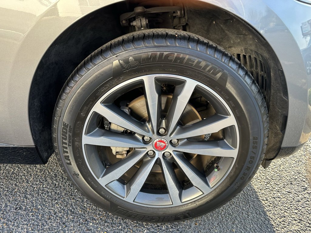 Used 2022 Jaguar F-PACE S image 26