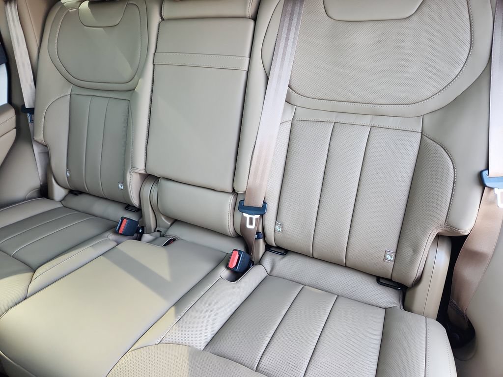 Used 2026 Land Rover Range Rover Sport SE AWD/4WD image 27