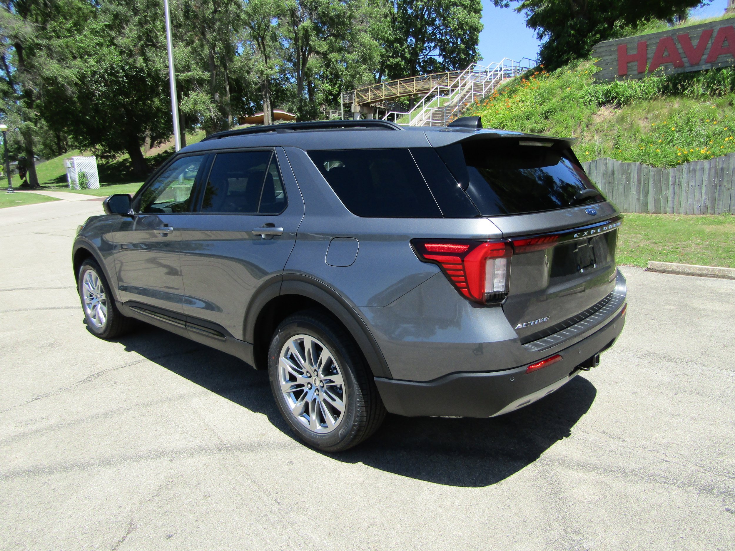 New 2026 Ford Explorer Active w/ Active Comfort Package AWD/4WD image 2