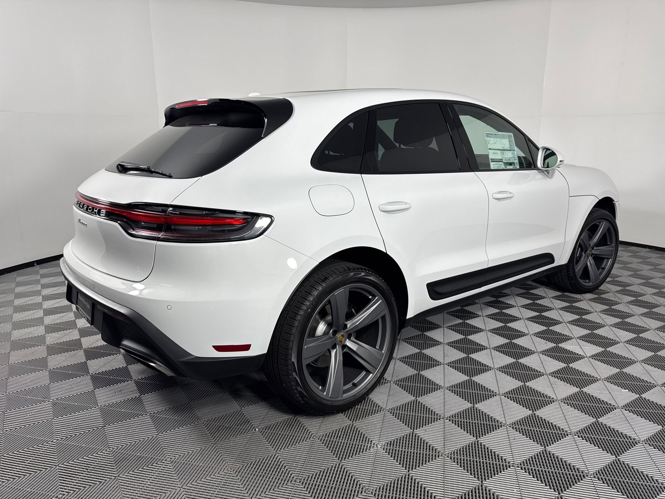 Certified 2026 Porsche Macan image 7