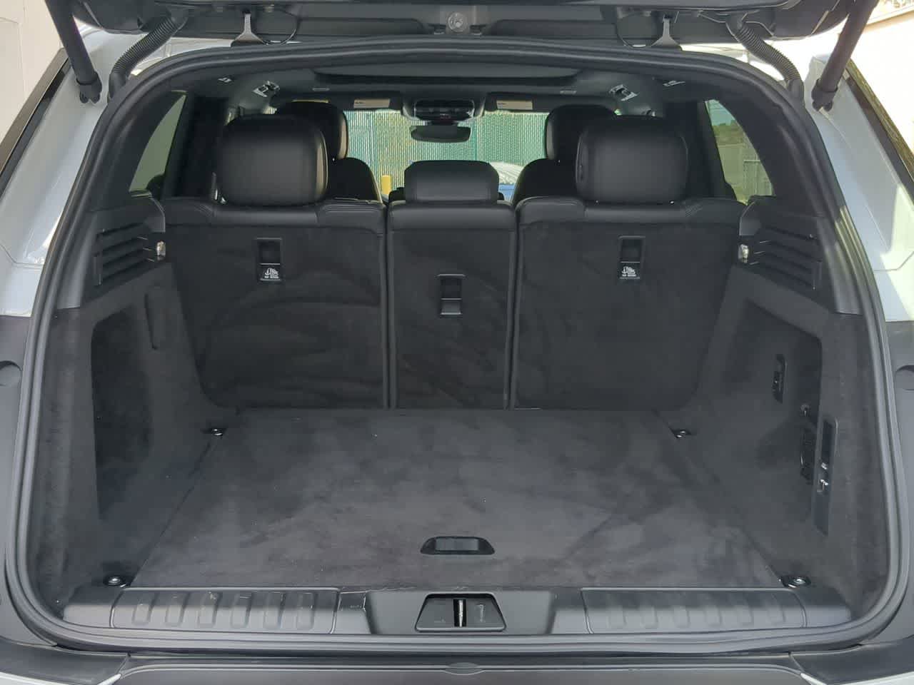 Used 2025 Land Rover Range Rover Sport SE AWD/4WD image 37