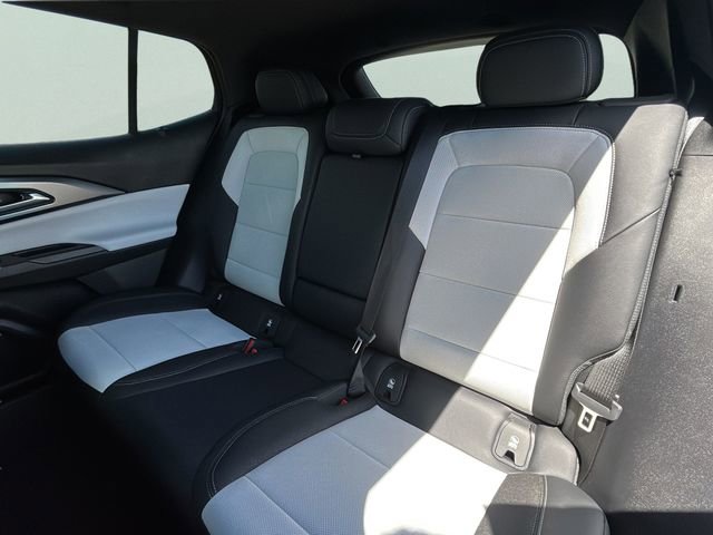 Used 2025 Chevrolet Equinox EV LT FWD image 18