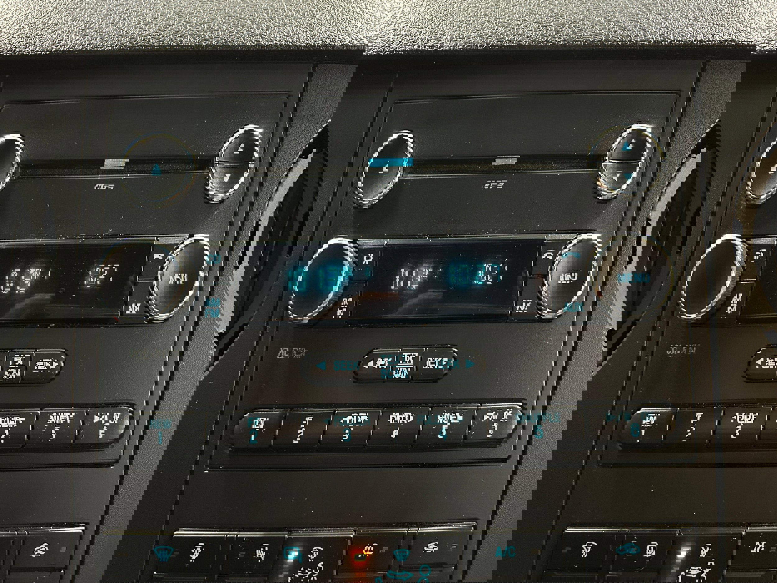 Used 2015 Ford F350 XL w/ Power Equipment Group image 4