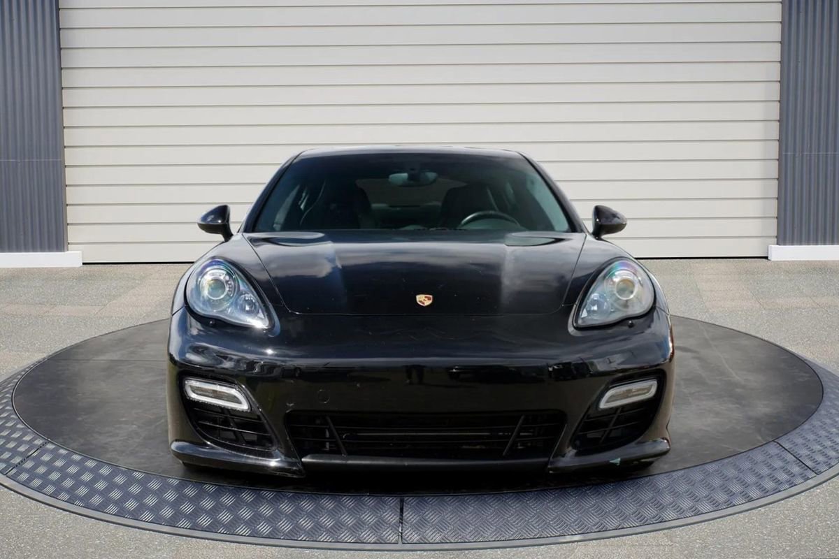 Used 2013 Porsche Panamera GTS image 2