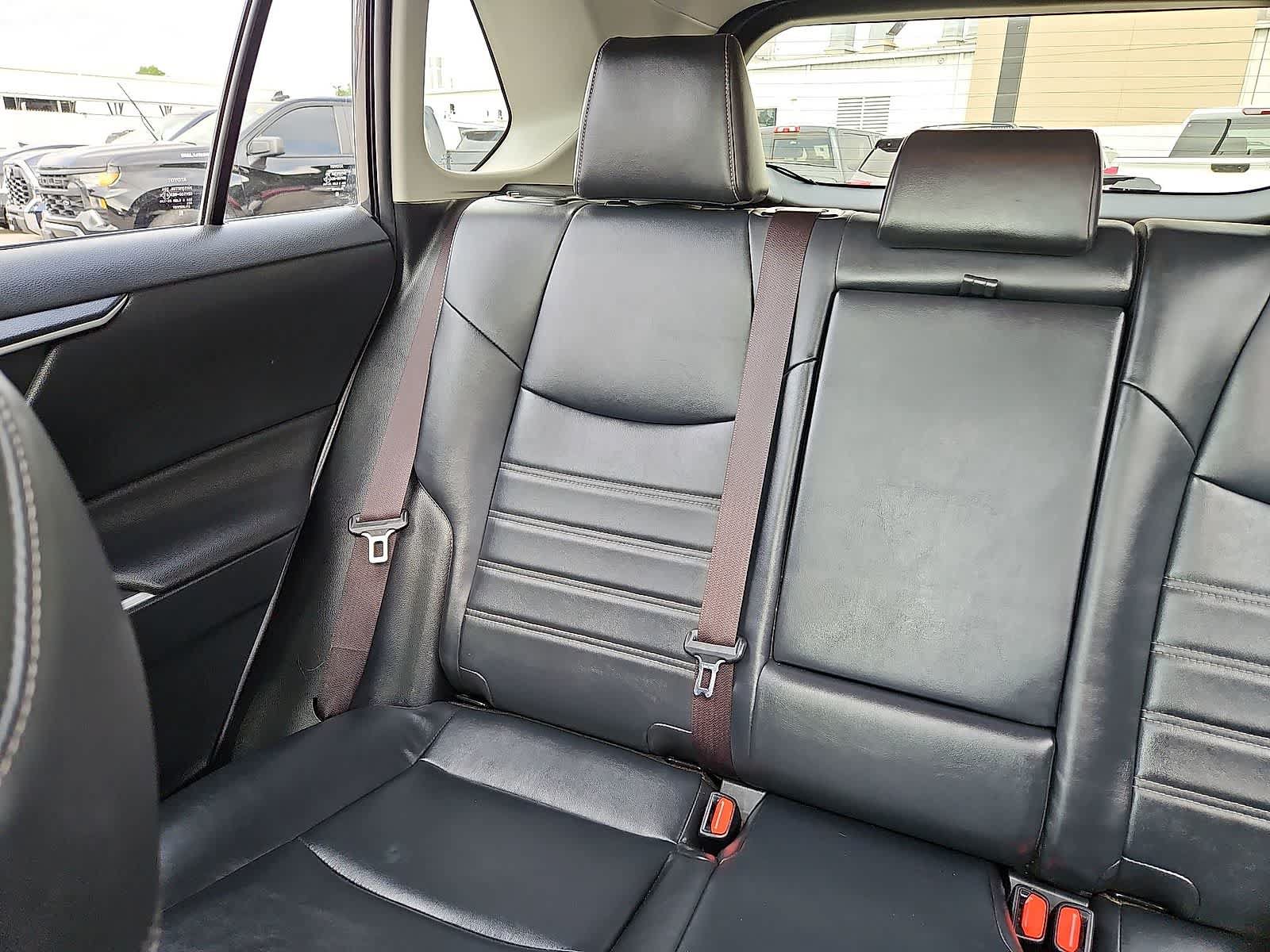 Used 2019 Toyota RAV4 XLE Premium w/ Cold Weather Package AWD/4WD image 13