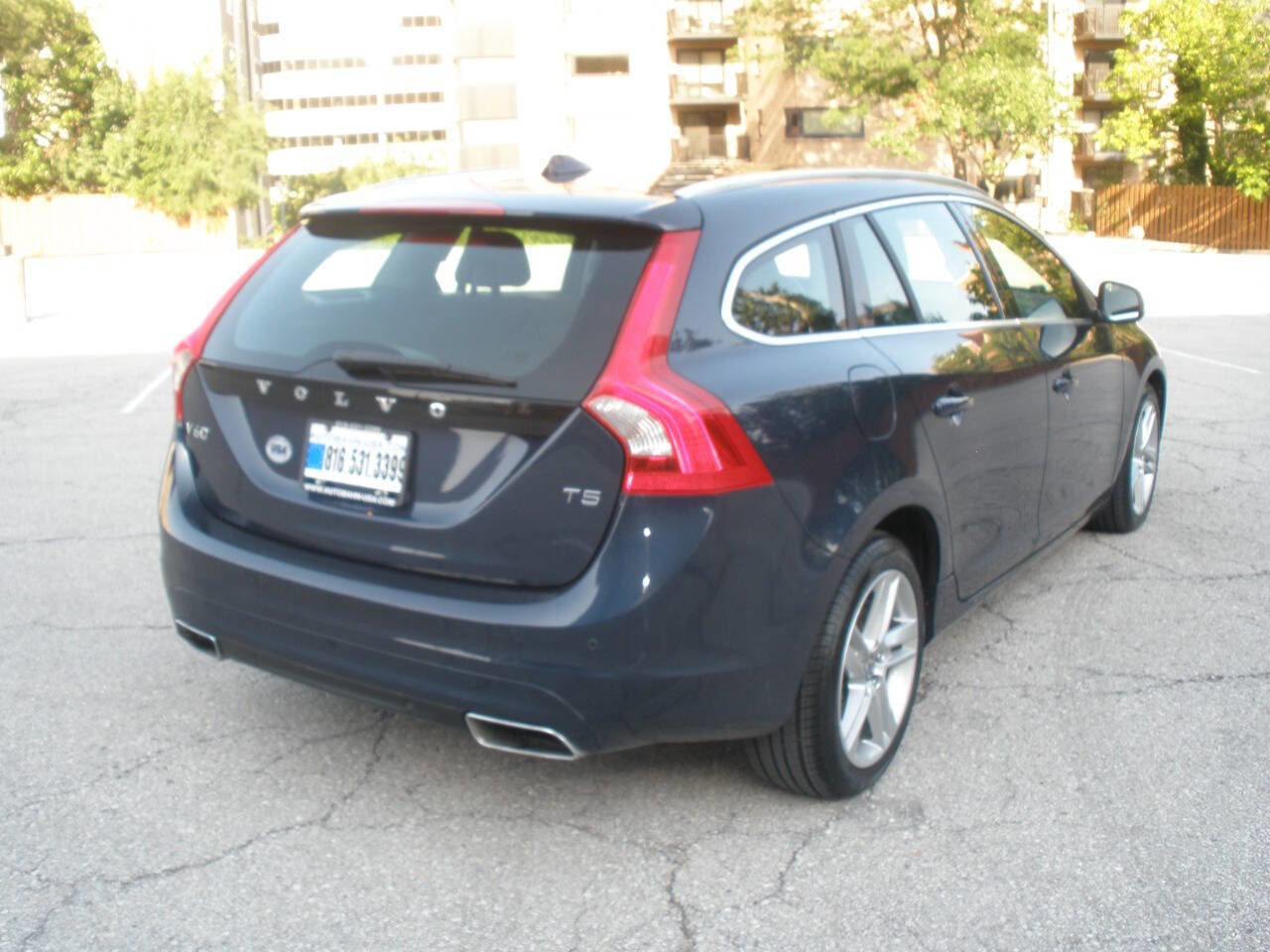 Used 2015 Volvo V60 T5 Premier image 10