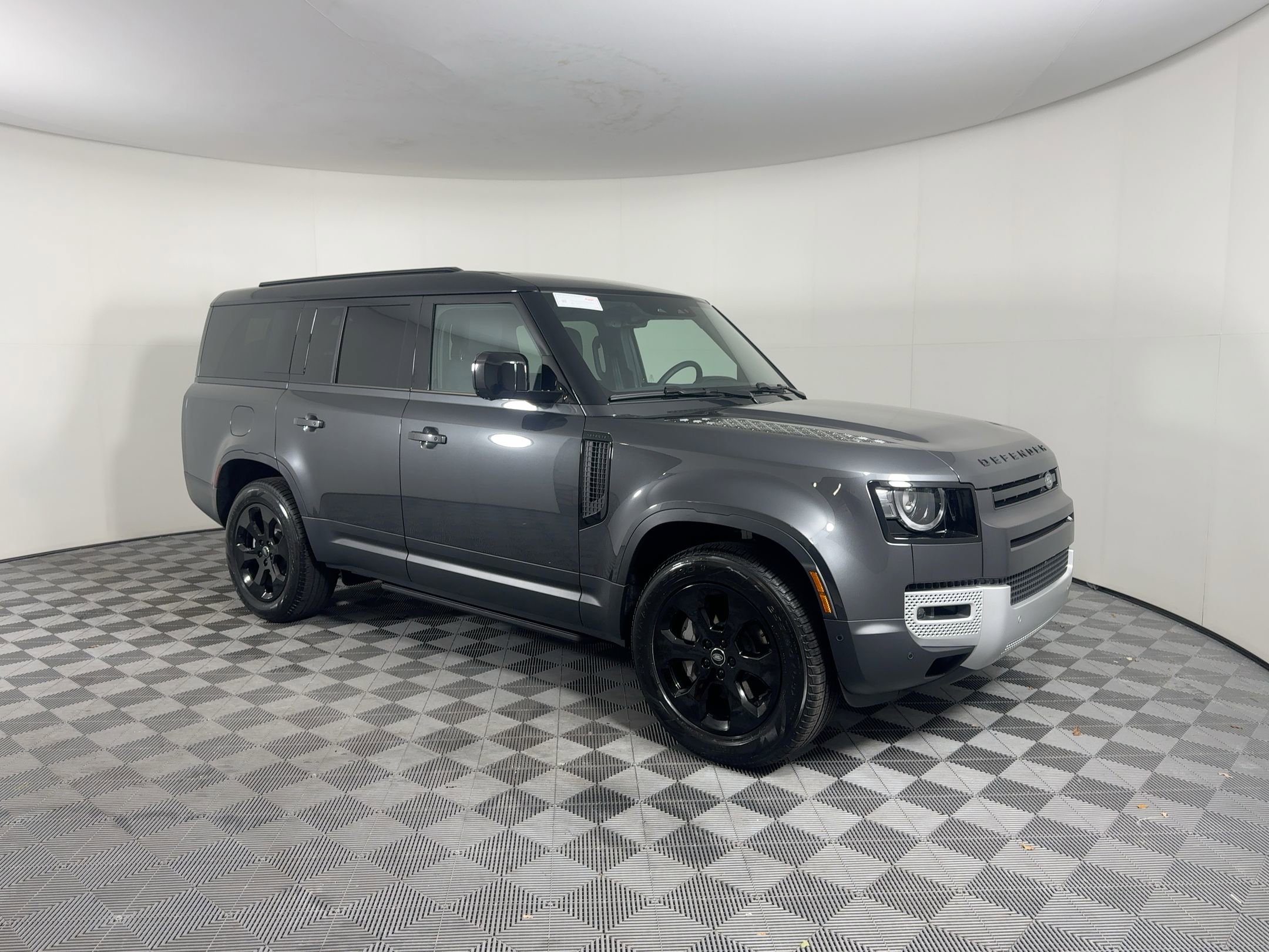 New 2025 Land Rover Defender 130 S image 8