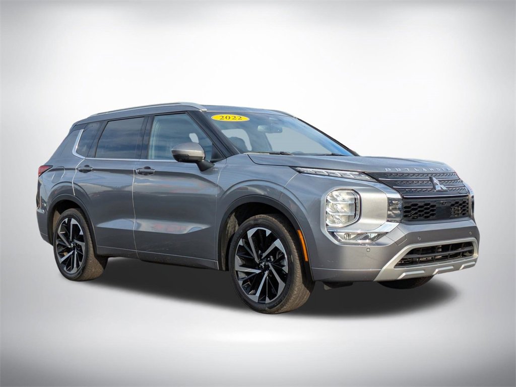 Used 2022 Mitsubishi Outlander SEL image 2