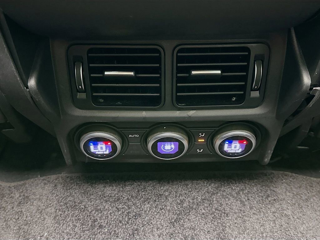 Used 2021 Land Rover Defender 90 X image 26