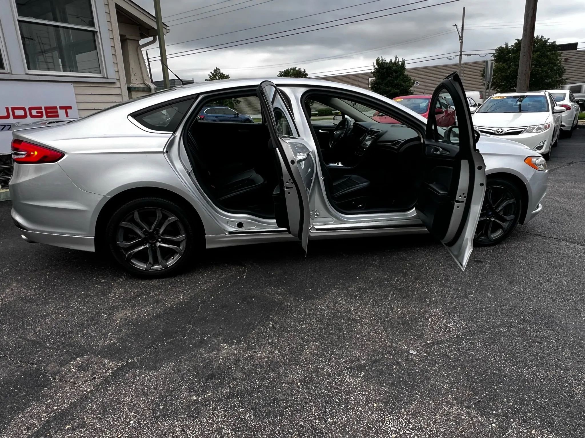 Used 2018 Ford Fusion SE w/ Equipment Group 201A image 21