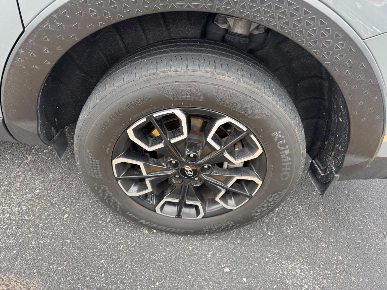 Used 2023 Hyundai Santa Cruz SEL Premium image 5