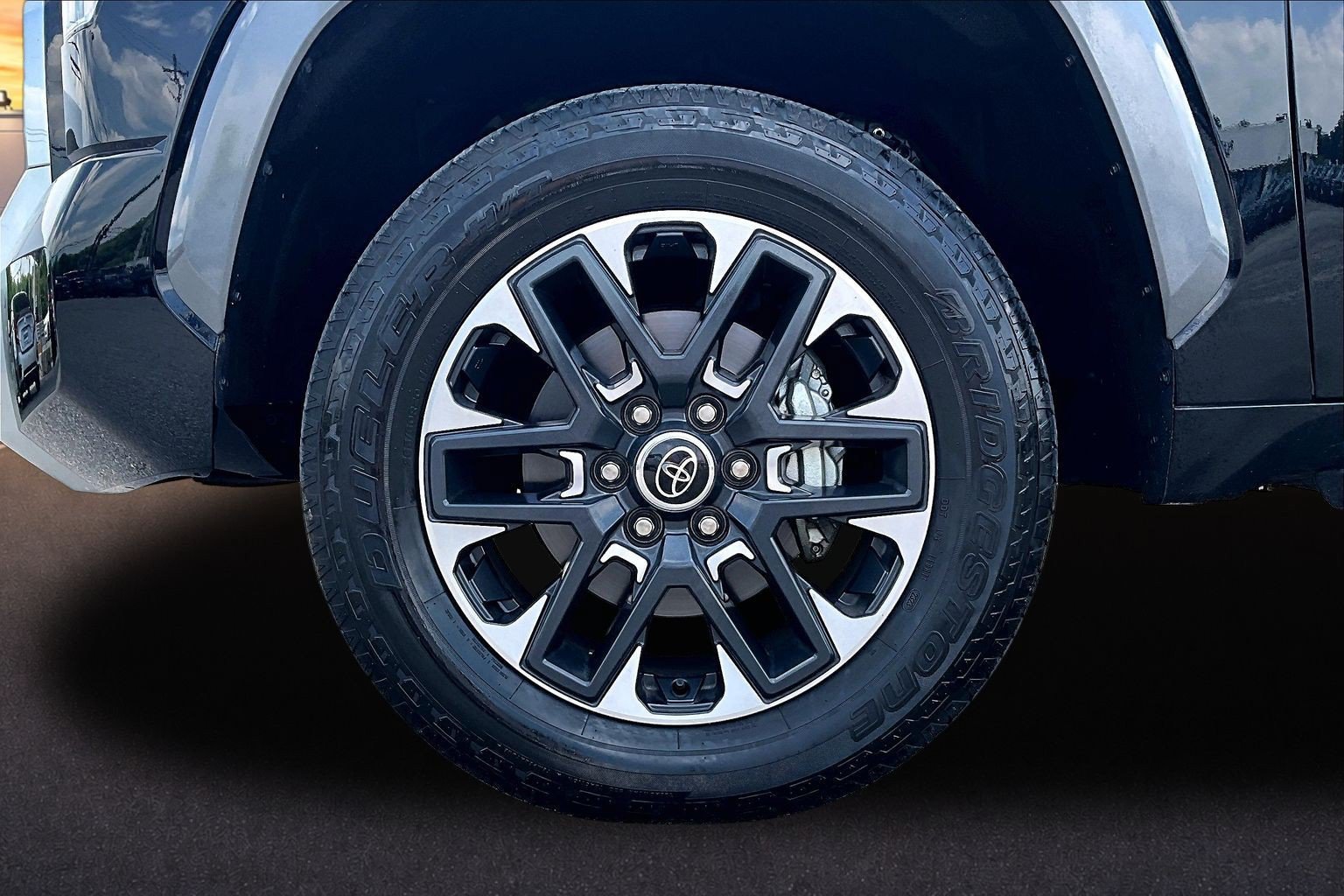 Used 2023 Toyota Tundra Limited AWD/4WD image 9