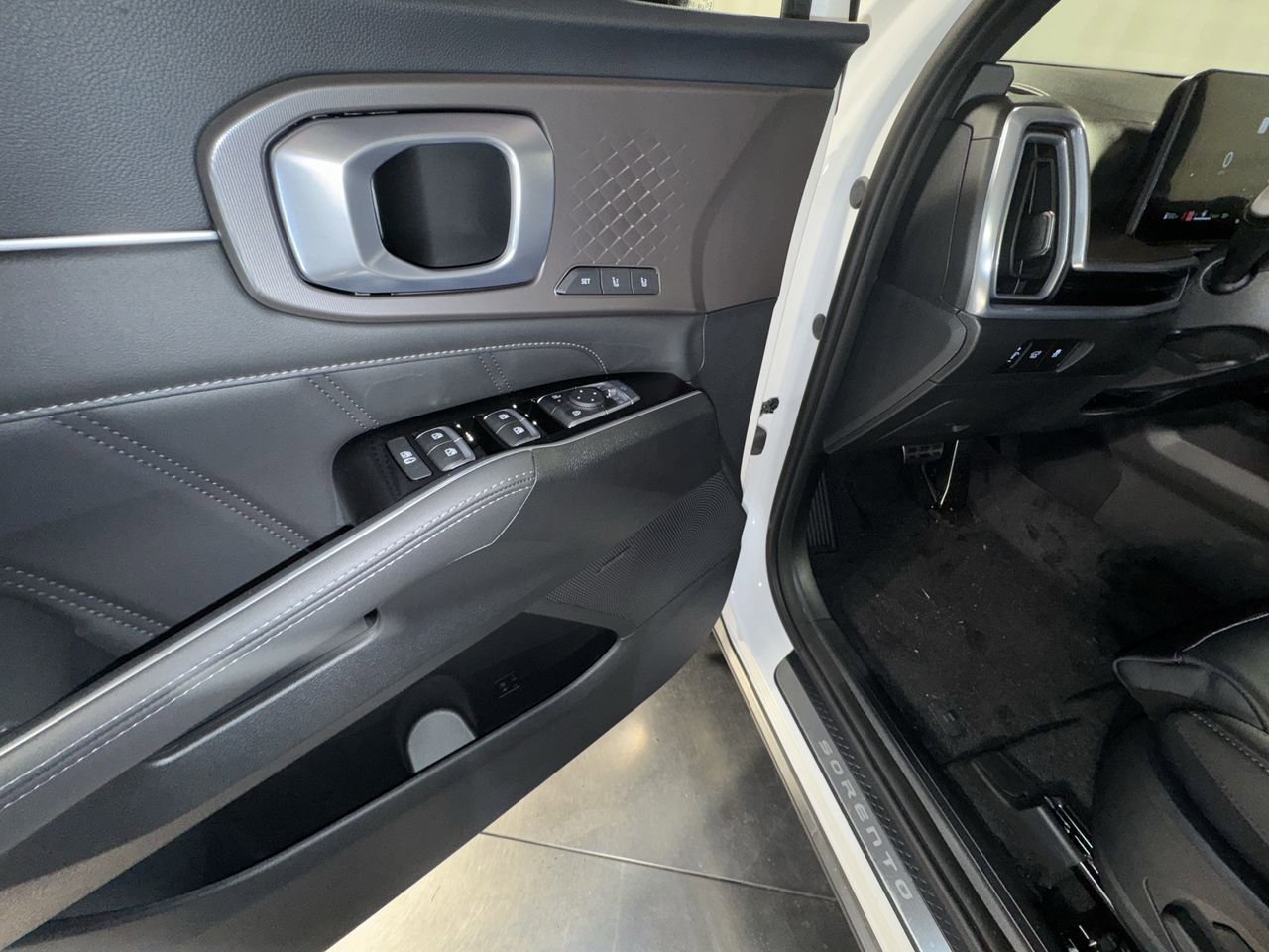 New 2026 Kia Sorento SX Prestige image 17