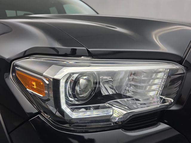 Used 2020 Toyota Tacoma TRD Off-Road image 13