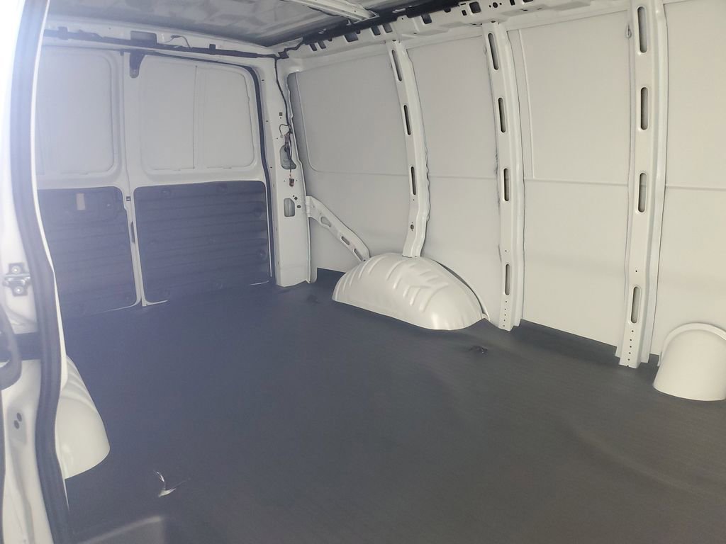 New 2026 Chevrolet Express 2500 w/ Driver Convenience Package image 11
