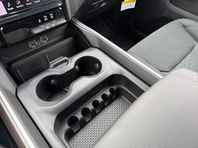 New 2026 RAM 1500 4x4 Crew Cab image 21