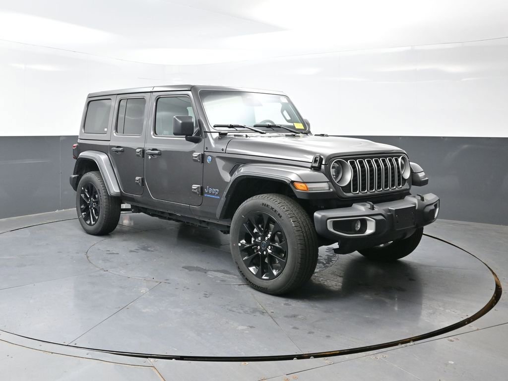 Used 2025 Jeep Wrangler Unlimited Sahara w/ Safety Group AWD/4WD image 4