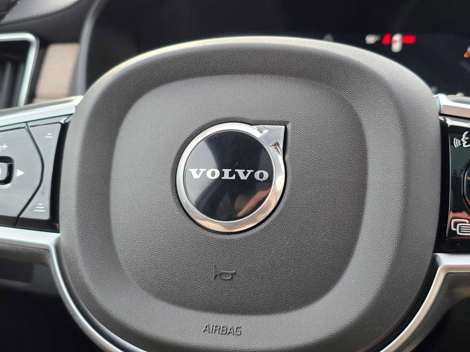 New 2026 Volvo XC90 B6 Plus w/ Protection Package Premier AWD/4WD image 31