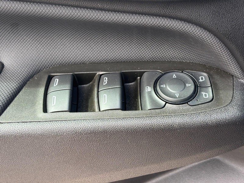 Used 2023 Chevrolet Equinox RS w/ RS Leather Package AWD/4WD image 18