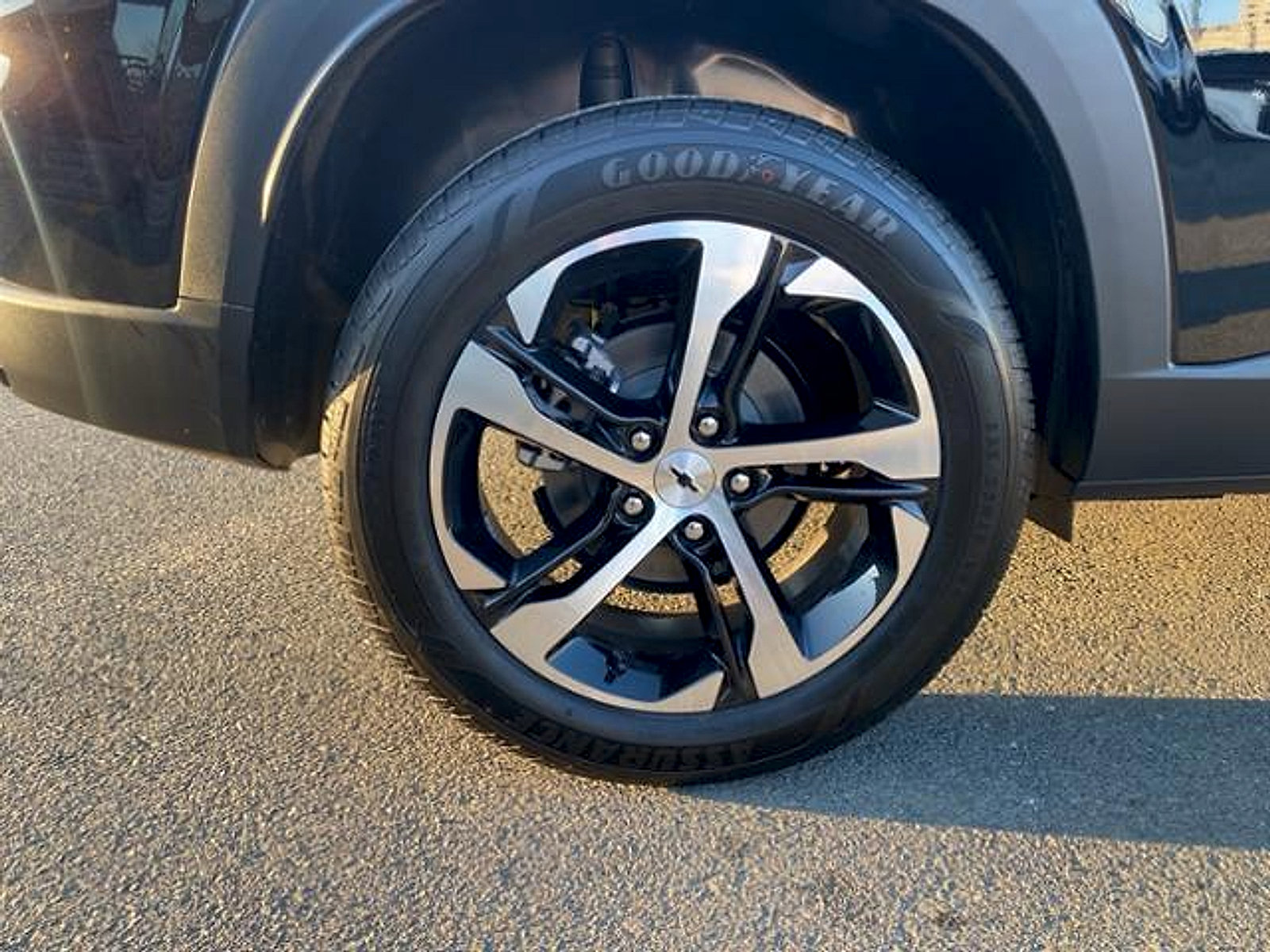 New 2026 Chevrolet Trax RS w/ Sunroof Package FWD image 2