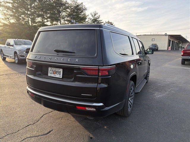 Used 2024 Jeep Wagoneer L Series II w/ Flexible Seating Group image 11