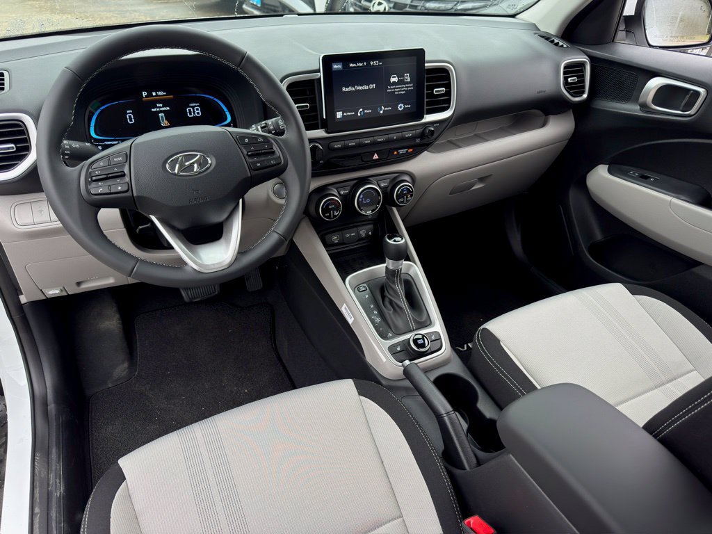 New 2026 Hyundai Venue SEL FWD image 2