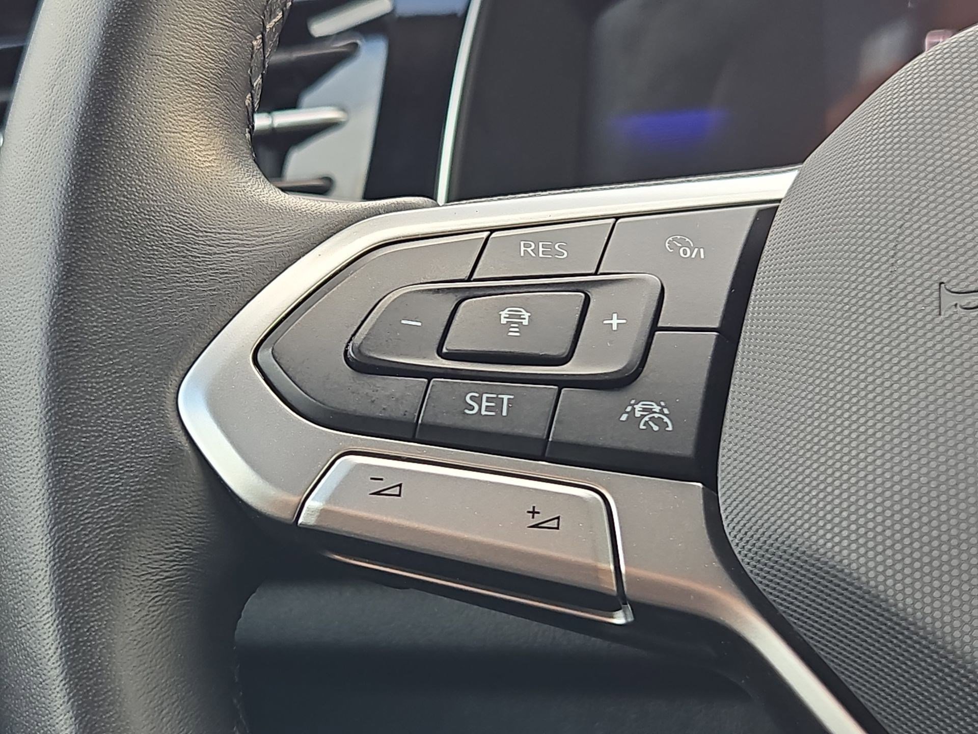 Used 2025 Volkswagen Jetta Sport image 18