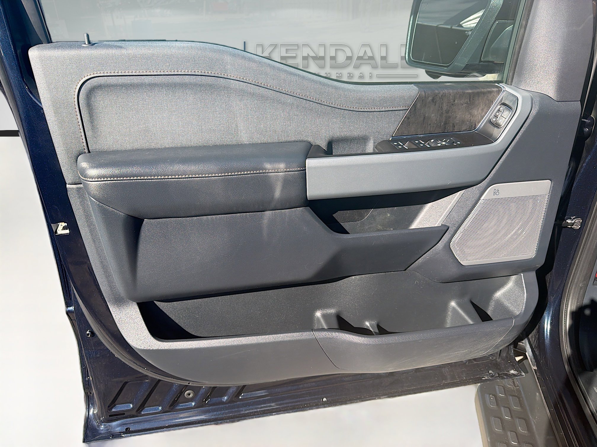 Used 2023 Ford F150 Lightning Lariat image 17