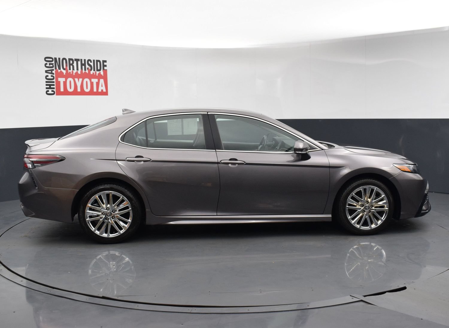 Used 2024 Toyota Camry SE FWD image 5