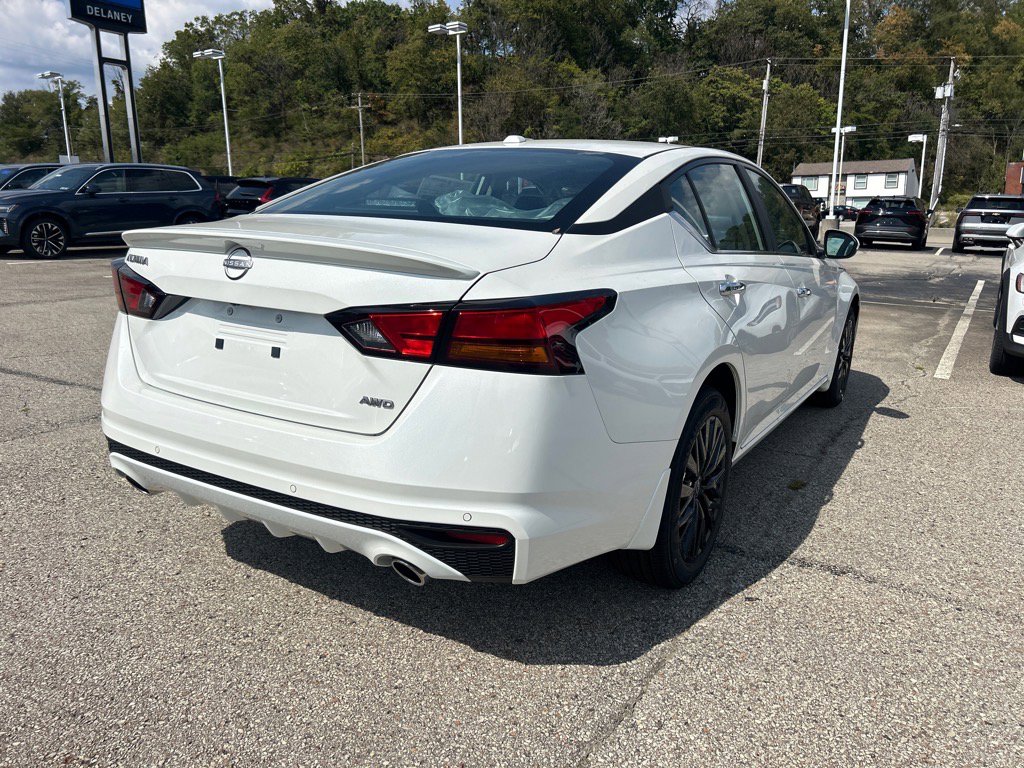 New 2025 Nissan Altima 2.5 SV w/ SV Special Edition Package AWD/4WD image 3