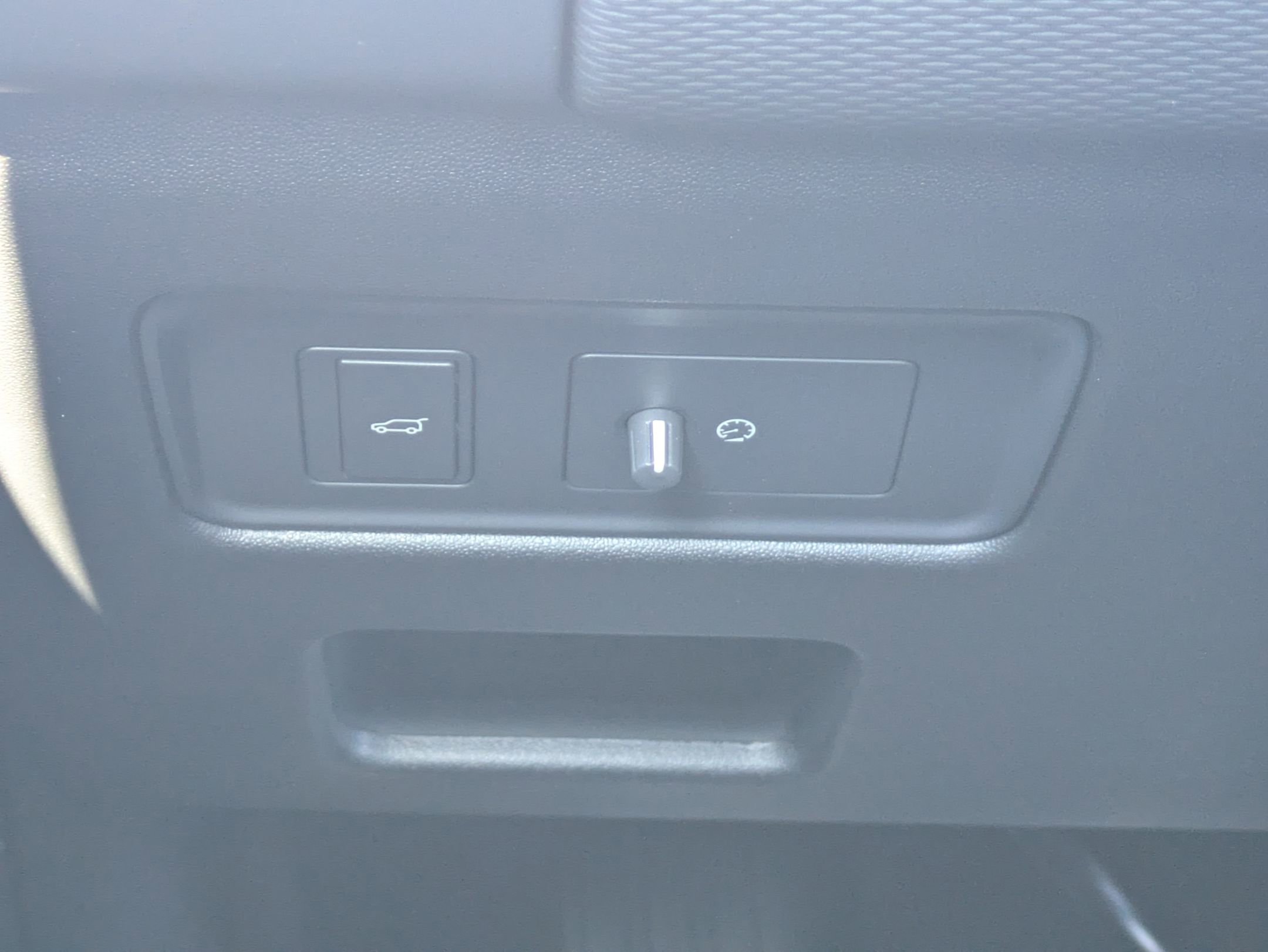 New 2026 Land Rover Discovery Dynamic SE image 19