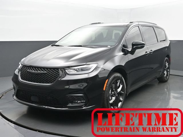 New 2025 Chrysler Pacifica Limited FWD image 1