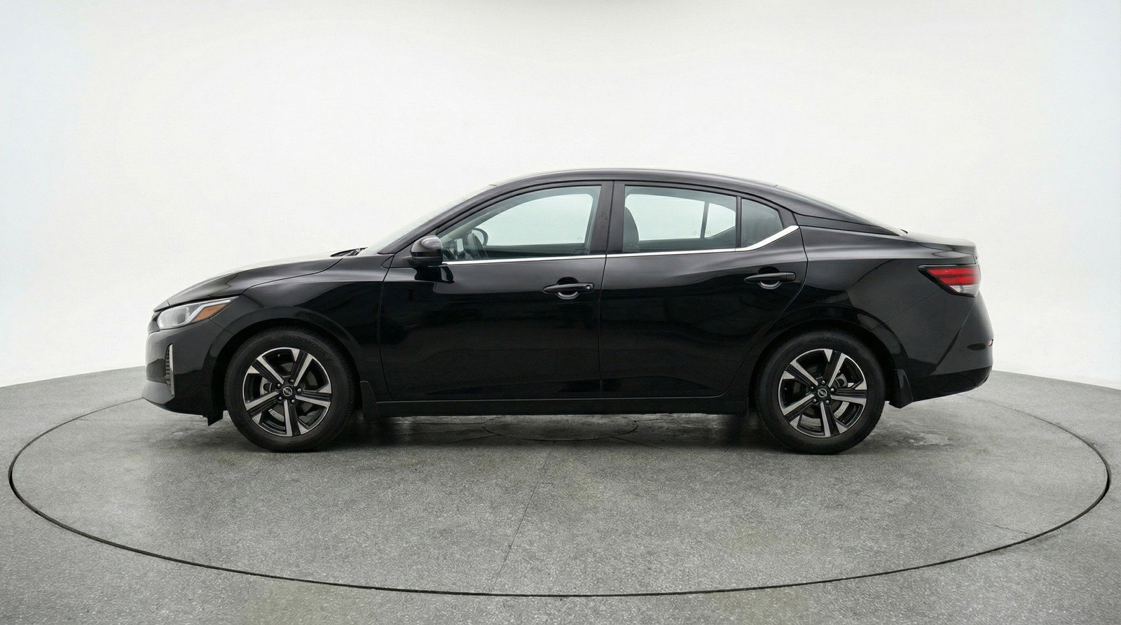 Used 2025 Nissan Sentra SV FWD image 5