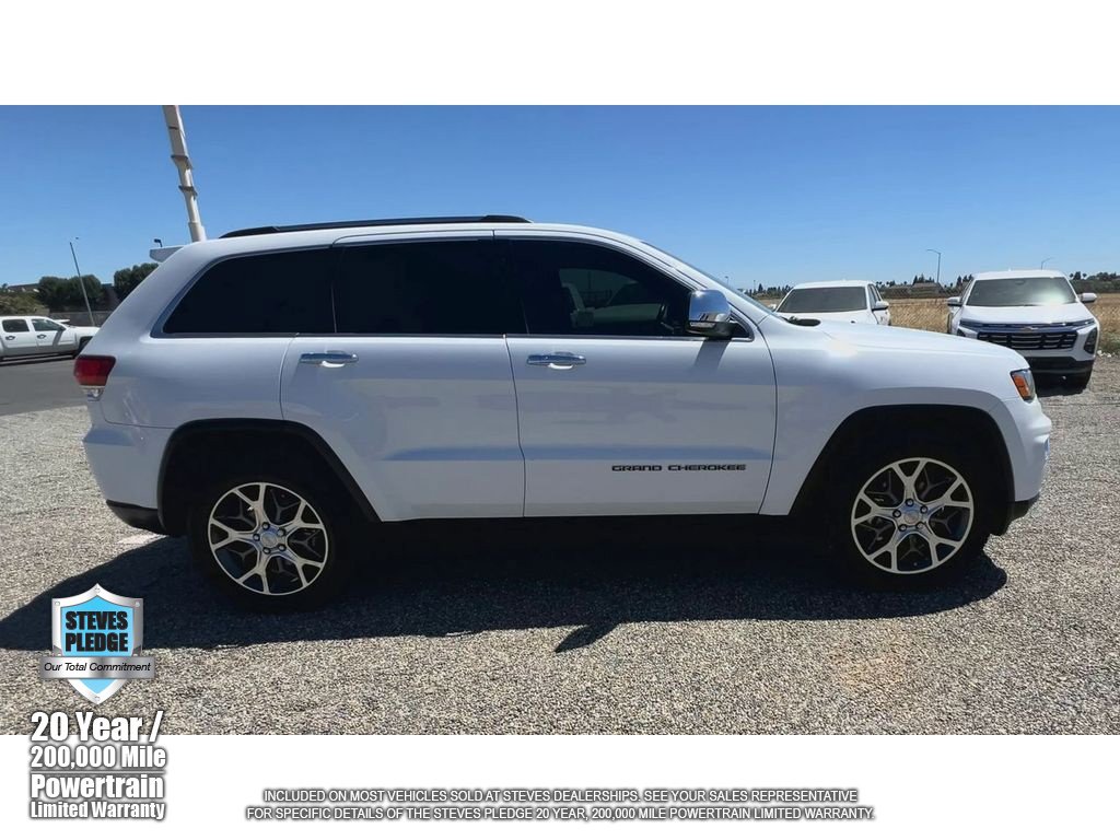 Used 2021 Jeep Grand Cherokee Limited w/ Trailer Tow Group IV AWD/4WD image 3