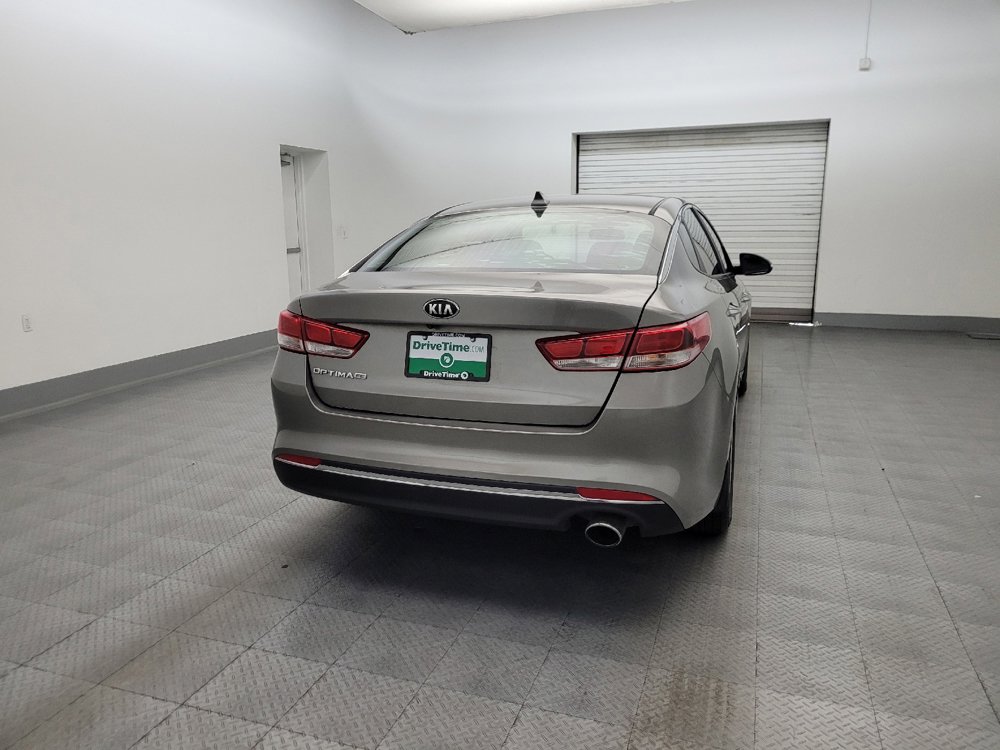 Used 2017 Kia Optima LX FWD image 7