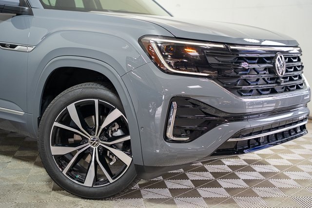 New 2025 Volkswagen Atlas SEL Premium R-Line image 2