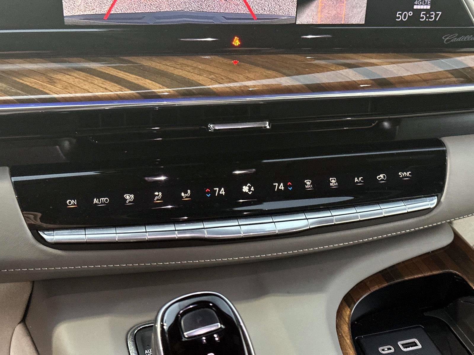 Used 2024 Cadillac Escalade Premium Luxury Platinum image 24