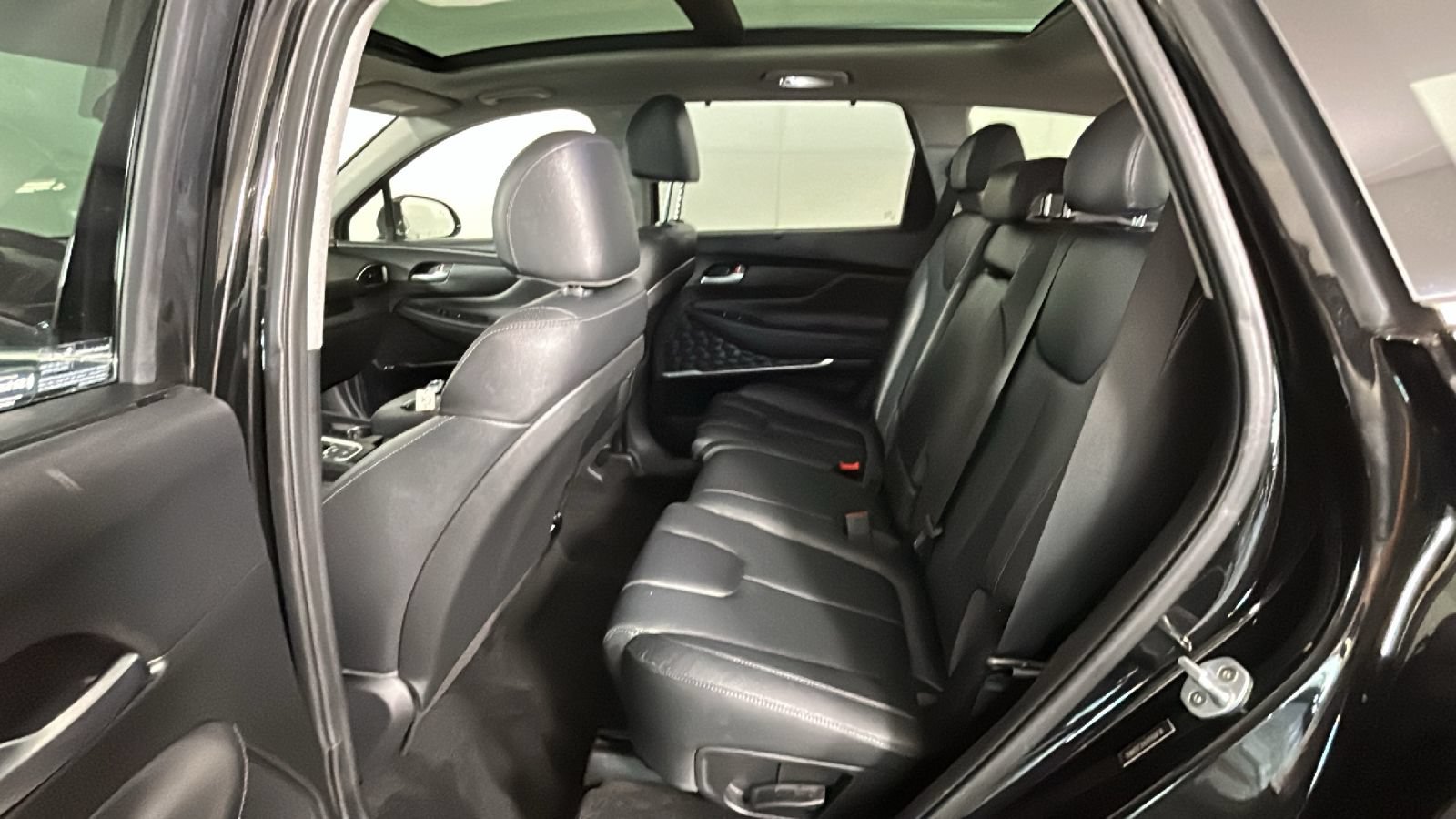 Used 2019 Hyundai Santa Fe AWD image 32