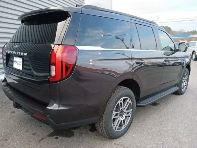 New 2026 Ford Expedition Active image 3