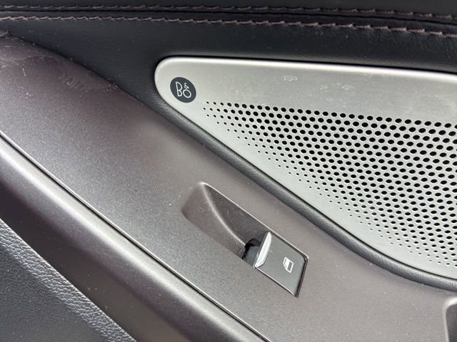 Used 2020 Ford Explorer Platinum w/ Premium Technology Package AWD/4WD image 33