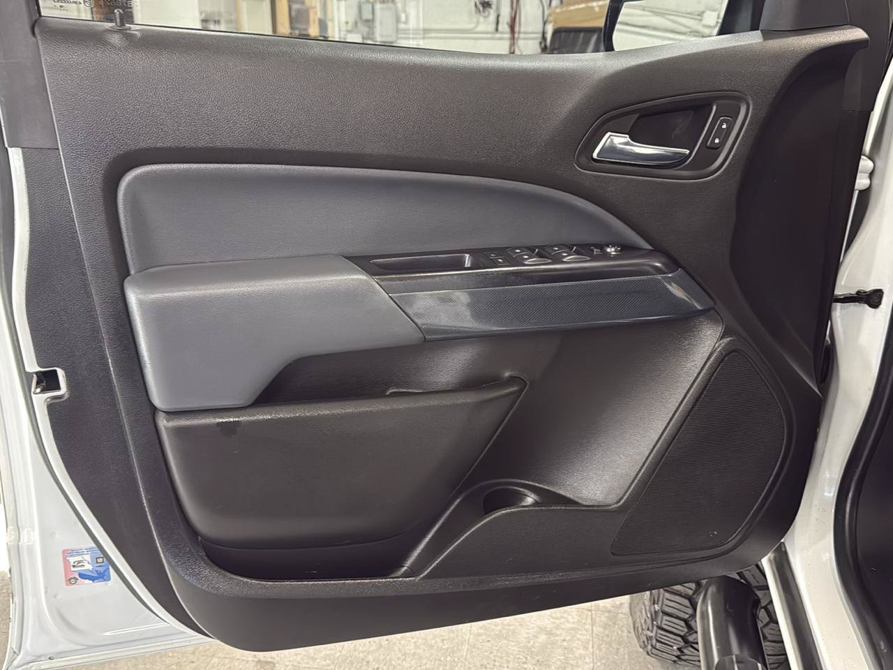 Used 2017 Chevrolet Colorado Z71 AWD/4WD image 33