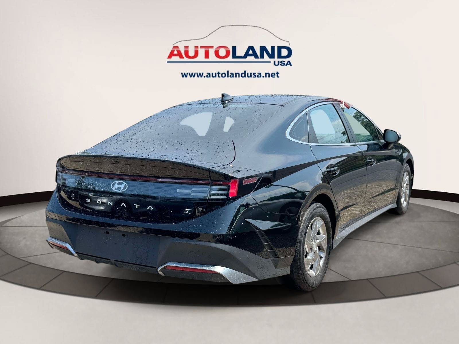 Used 2025 Hyundai Sonata SE FWD image 4