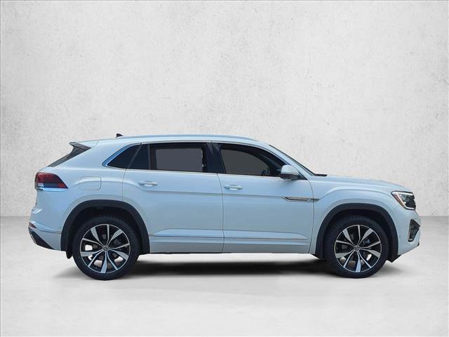 Used 2024 Volkswagen Atlas Cross Sport SEL Premium R-Line image 4