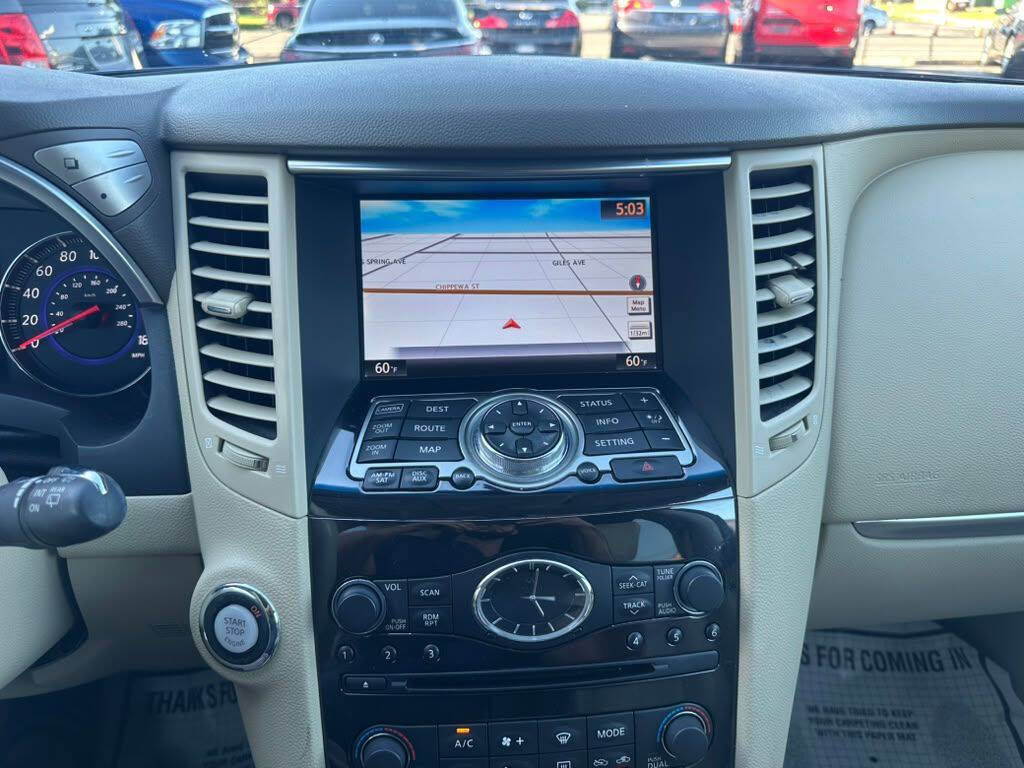 Used 2011 INFINITI FX35 AWD w/ Premium Pkg image 15