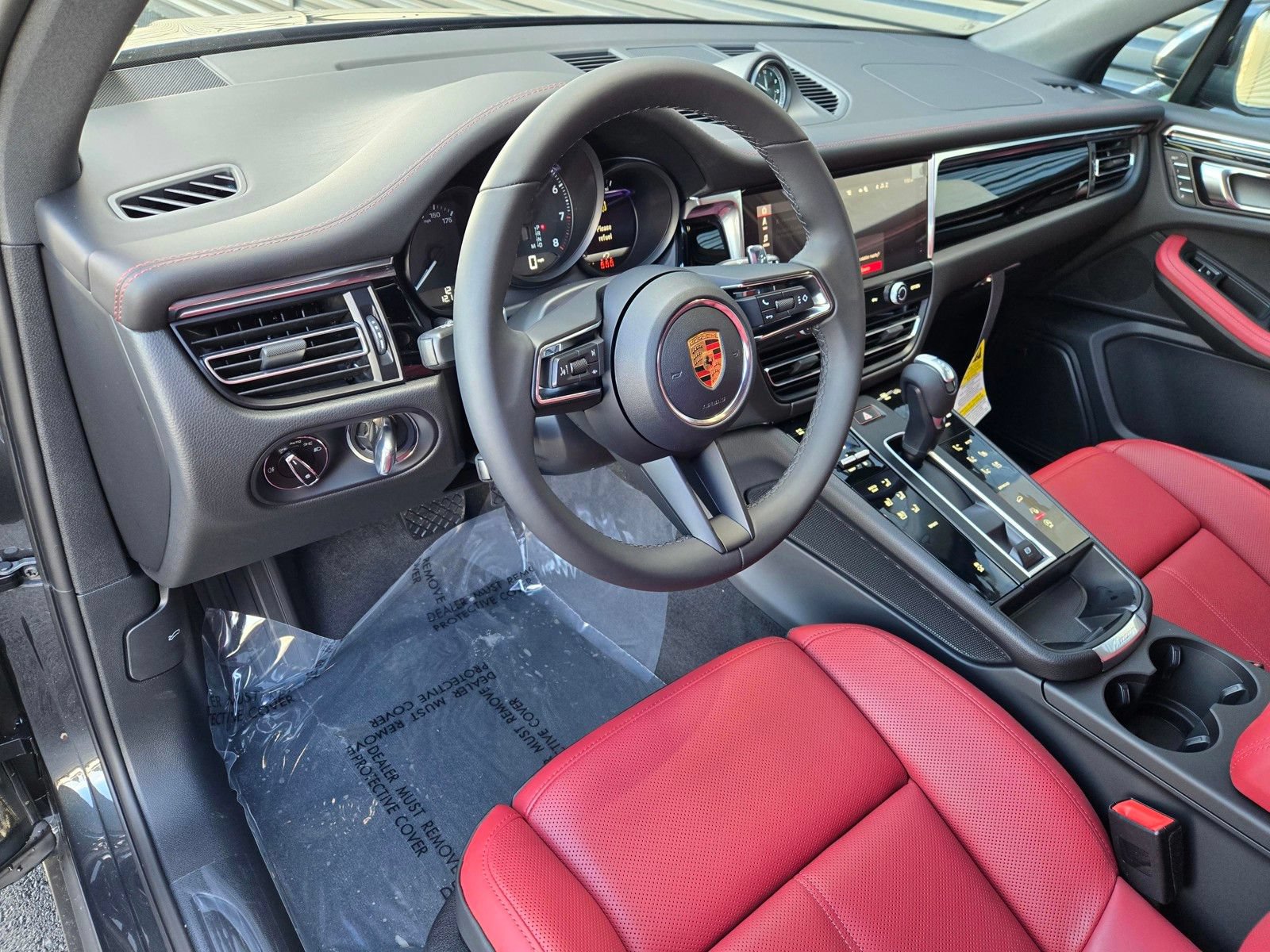 New 2026 Porsche Macan AWD/4WD image 4
