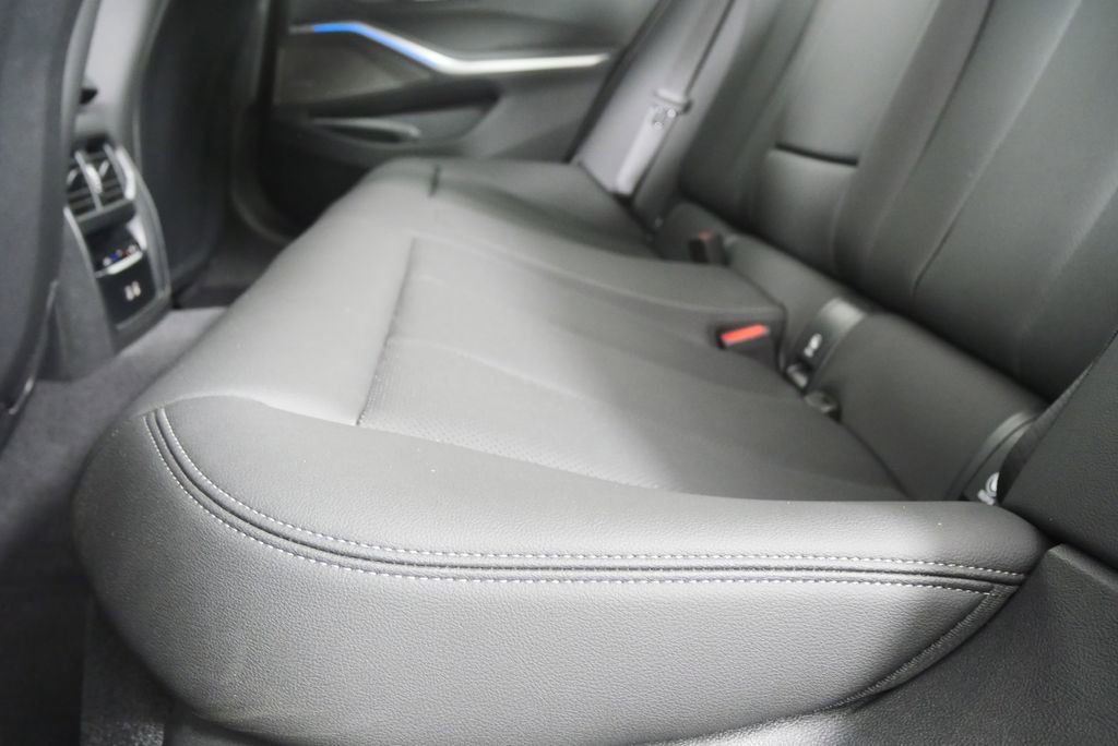 Certified 2025 BMW 330i Sedan RWD image 14